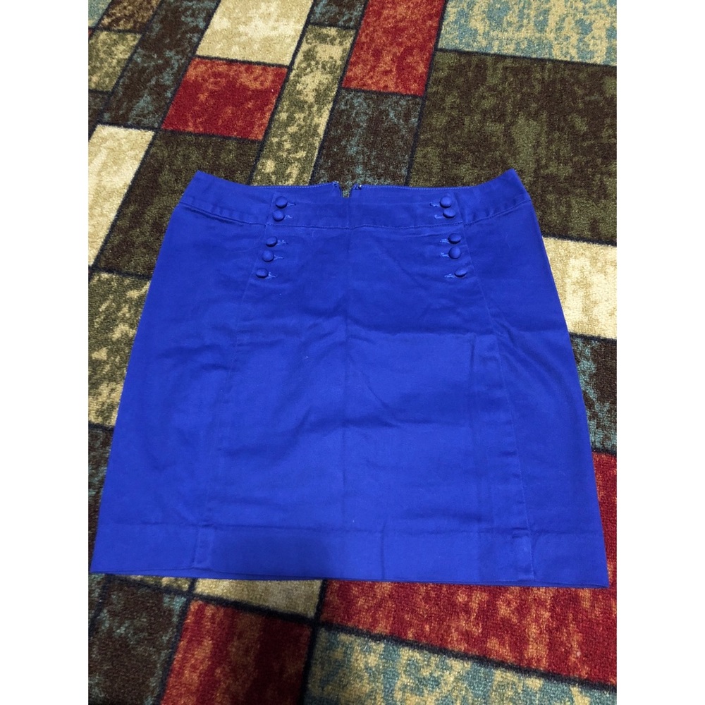 Blue gap skirt